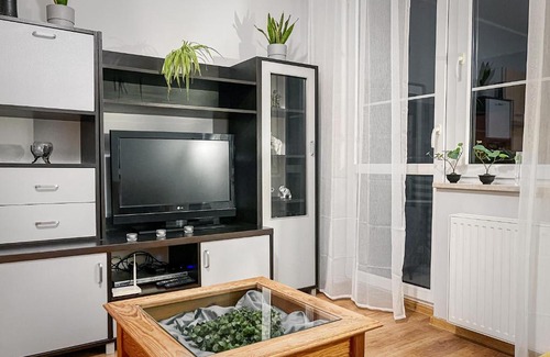 Rumia Apartment | Pet-Friendly Mieszkanie Rumia: Guest Rated 10/10 Stay