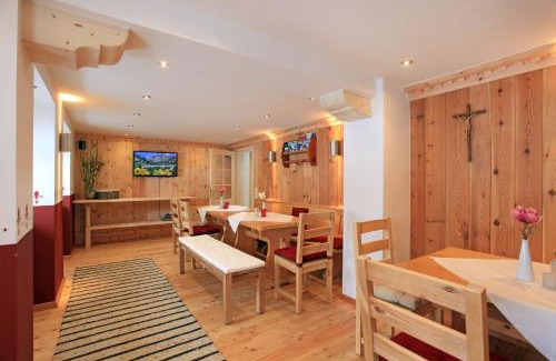 Kelchsau Apartment | Experience Comfort at Migglwieshof: Rated 9/10 for Families