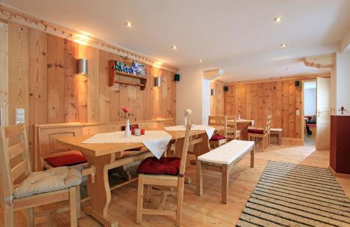 Kelchsau Apartment | Experience Comfort at Migglwieshof: Rated 9/10 for Families