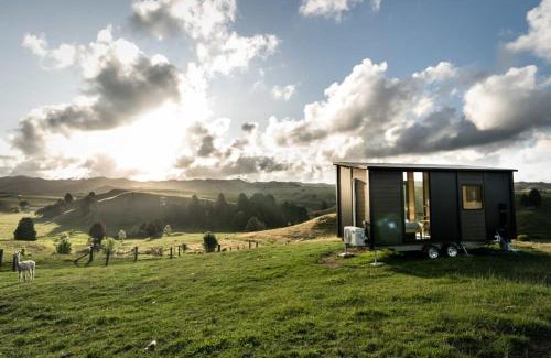 Te Akau House | Pet-Friendly Escape at Mighty Tiny House 2 | Rated 9/10