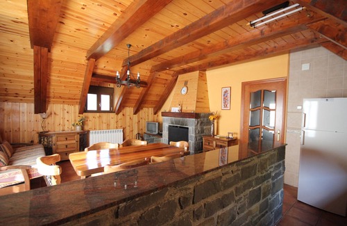 Saravillo Cottage | Top-Rated Miguelo Apartments with Kitchen for 4 Guests