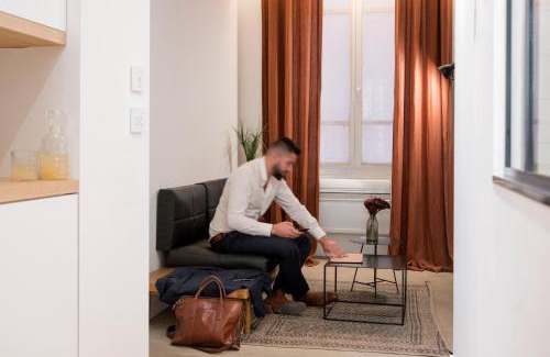 Carnot - Gailleton Hotel | Welcoming MiHotel Charité: Family-Friendly with Dining Options