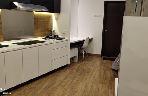 Seri Kembangan Apartment | Relax at Mika Guest House: Pool, Ocean View & Spa