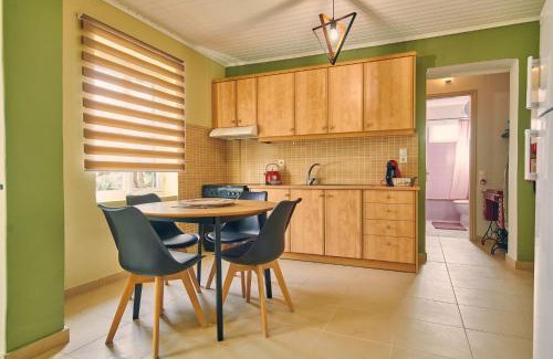 Fiolitis House | Experience Mika's Valley View House with Oceanfront Bliss