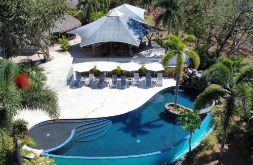 Rio Seco Hotel | Discover Mikado Natural Lodge: Oceanfront Retreat with Spa