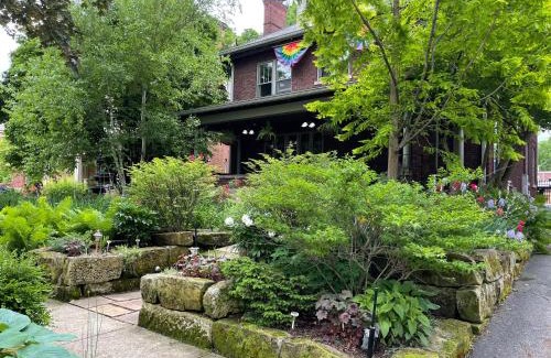 Franklin Park House | Mike & Allen's Place on the Park – Top-Rated Oceanfront Retreat