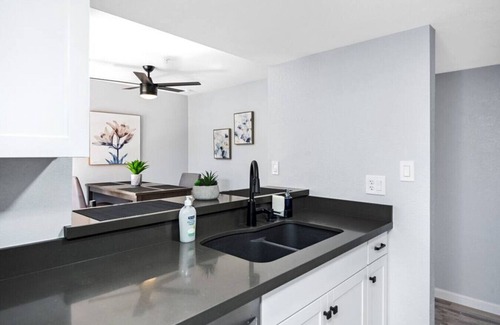 Cavalier Vista Condo | Cozy 1bd Retreat in Heart of Old Town with Pool & Spa