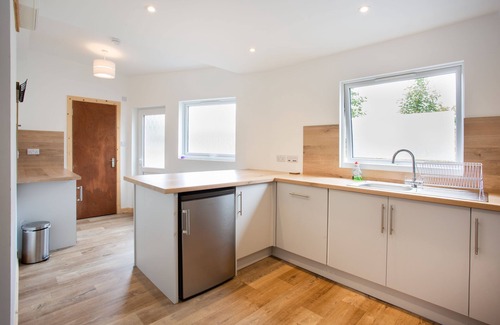 Alness Apartment | Family-Friendly Mike's 3-Bedroom Countryside Cottage