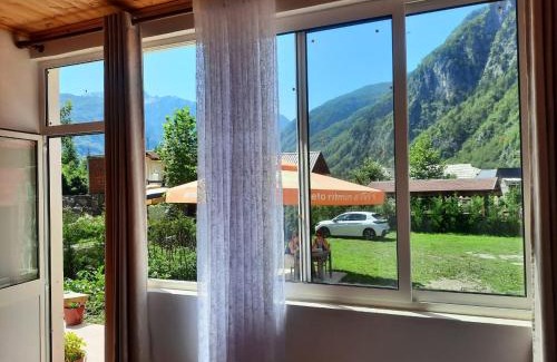 Theth House | Family-Friendly Mikel Center Theth Guesthouse with Great Reviews