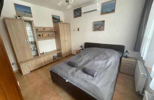 Szigetszentmiklos Apartment | Enjoy Oceanfront Bliss at Miklós FKK Naturist Apartment
