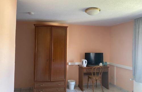 Klarenthal House | Budget-Friendly Mikroapartments Klarenthal with Breakfast