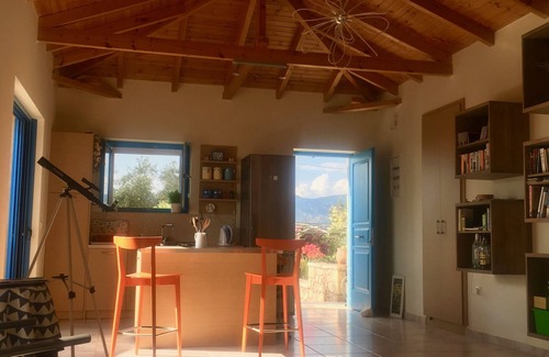 Kardamyli Villa | Mikros Pyrgos: Private Pool and Breathtaking Sea Views