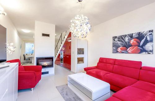 Loucna Pod Klinovcem House | Discover Miky Apartmán Klínovec Garden: Family-Friendly Retreat