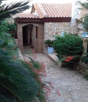 Kastro House | Pet-Friendly Mila LA Villa with Ocean View & 9.1/10 Rating