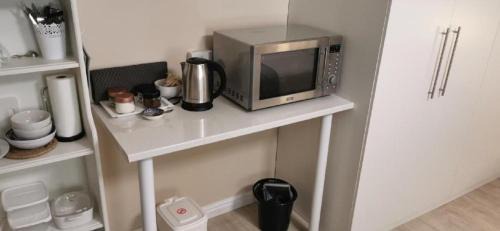 Trawal House | Budget-Friendly Stay at Mila's with Pool & 9.8 Rating