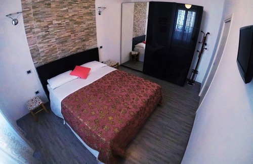 Linate Al Lambro House | Explore Milan at the Convenient Mecenate Linate Apartment