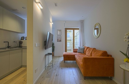 Porta Venezia Apartment | Stylish Milan Lux Apartment with Breakfast & Family Friendly