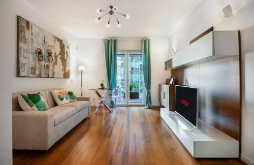 Centro Direzionale Apartment | Elegant Milano Centrale - Comfort Suite with Terrace