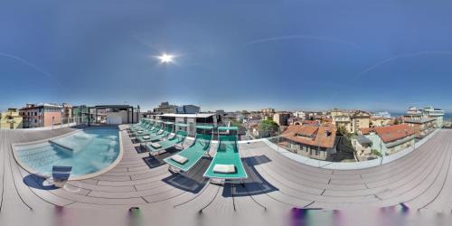Bellaria-Igea Marina Hotel | Enjoy Oceanfront Bliss at Milano Resort - Rated 9/10!