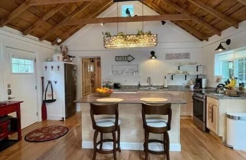 Otter Creek Cottage | Discover Mildreds Cottage - Otter Creek: Family-Friendly Escape