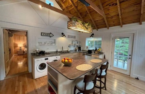 Otter Creek Cottage | Discover Mildreds Cottage - Otter Creek: Family-Friendly Escape