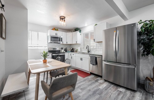 Dupont House | Mile High Haven: Pet-Friendly Retreat Near Boulder & Denver