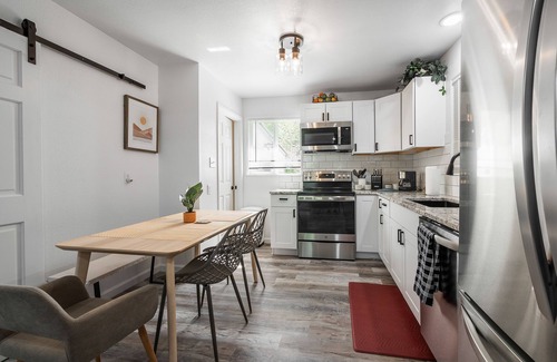 Dupont House | Mile High Haven: Pet-Friendly Retreat Near Boulder & Denver