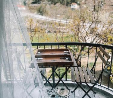 Kyperounta House | Inviting Milea Mansion: Family-Friendly with High Ratings
