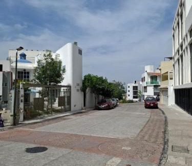 Queretaro Hotel | Inviting Milenio III B&B with Breakfast & 9.7/10 Rating