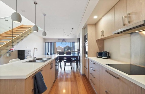 Augusta Apartment | Elegant Milieu at Seine: Child-Friendly Stay, Rated 9.4