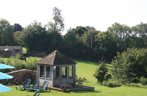 Sidmouth Cottage | Pet-Friendly Milking Parlour Cottage with Private Pool