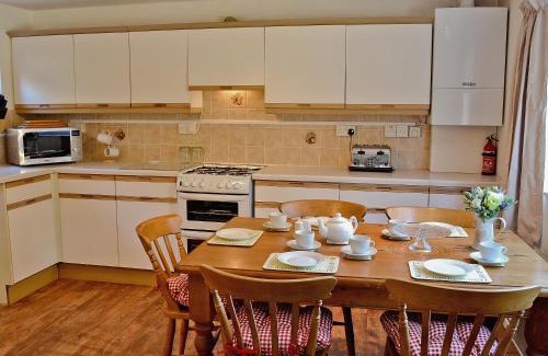 Littlebredy House | Cozy Holiday Homes in the United Kingdom for Families & Pets
