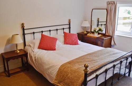 Littlebredy House | Cozy Holiday Homes in the United Kingdom for Families & Pets