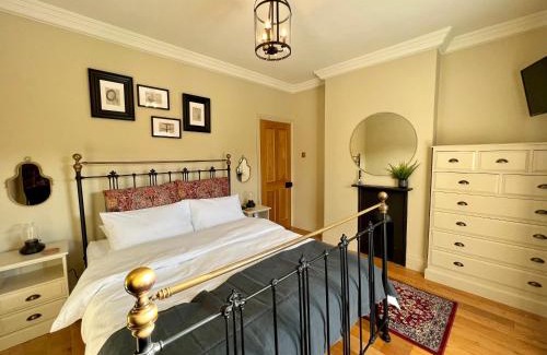Cleethorpes House | Inviting Mill Cottage: Oceanfront 2-Bed Retreat in Cleethorpes