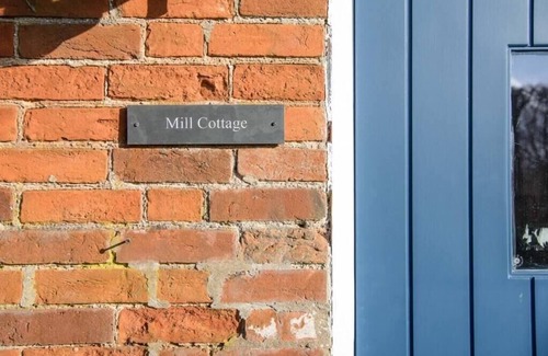 Woodbridge Apartment | Cozy Mill Cottage in Tunstall with Breakfast & Kitchen