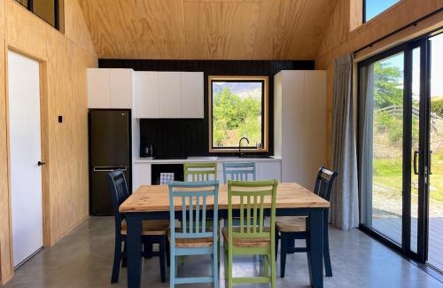 Lake Hayes Ski Chalet | Top-Rated Mill Creek Cottage: Perfect for Families