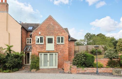 Hundall House | Discover Mill Farm - The Farmhouse: Pet-Friendly Retreat