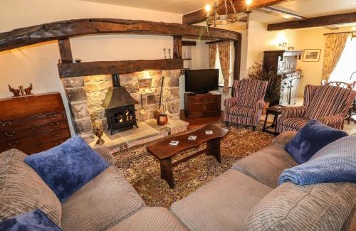 Hundall House | Discover Mill Farm - The Farmhouse: Pet-Friendly Retreat