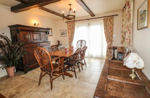 Hundall House | Discover Mill Farm - The Farmhouse: Pet-Friendly Retreat
