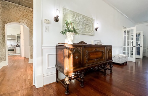 Washington House | Mill Haus: Pet-Friendly Escape with Pool & Hot Tub