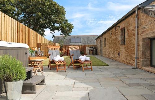 Falmouth House | Experience Mill House at Boskensoe Barns - 5-Star Family Retreat