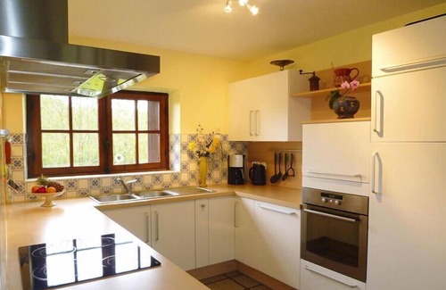 Landeleau House | Cozy Holiday Home in Landéleau with Pet-Friendly Amenities