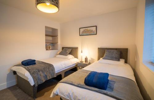 Crawley House | Inviting Mill Road Apartment: Family-Friendly Comfort Awaits
