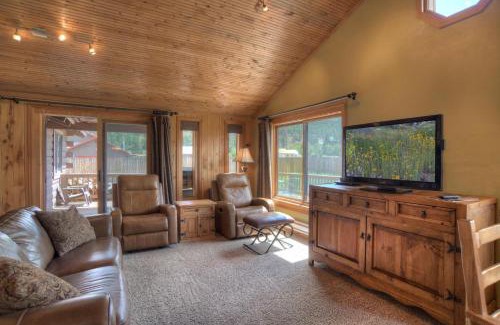 South Fork House | Family-Friendly Retreat at Mill174 for Memorable Stays