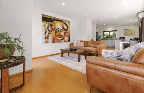 Lake Okareka House | Unforgettable Millar's Hideaway: Lake View & Family Friendly