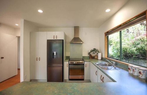 Lake Okareka House | Unforgettable Millar's Hideaway: Lake View & Family Friendly