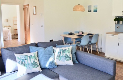 Rattray House | Millbank Cottage: Family-Friendly Retreat with Gorgeous Garden