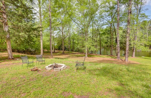 Hardwick House | Relaxing Milledgeville Home with Fire Pit & Pond Access