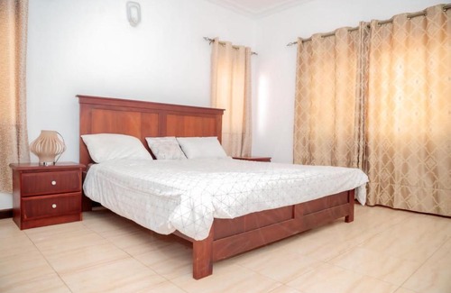 Sakumono Apartment | Welcoming Millennium Apartment: Pet & Child Friendly Retreat