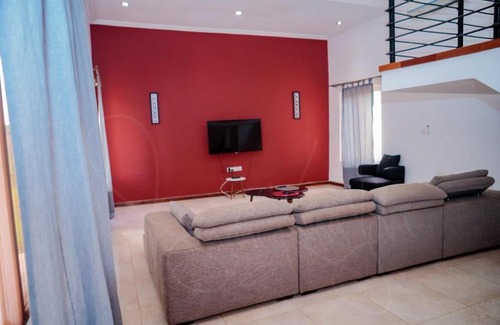 Sakumono Apartment | Welcoming Millennium Apartment: Pet & Child Friendly Retreat